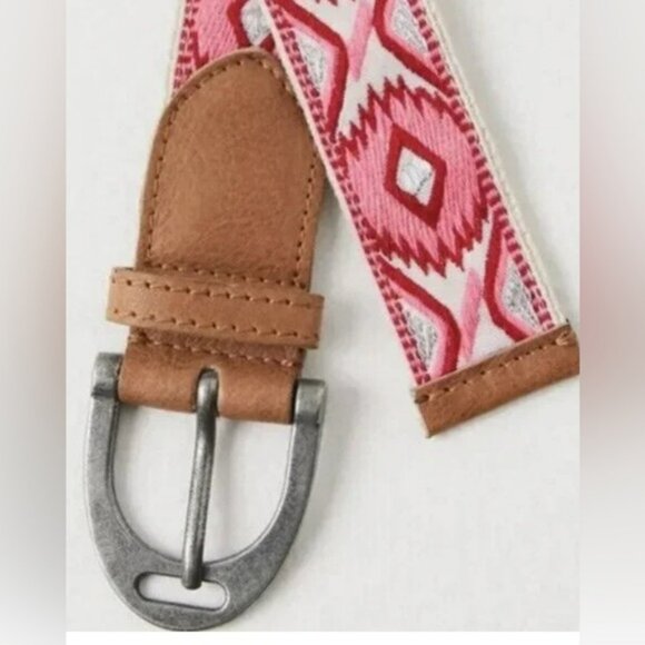 Free People Moving to Mars belt PINK FABRIC Embroidered Belt L/XL NWOT - Picture 4 of 7